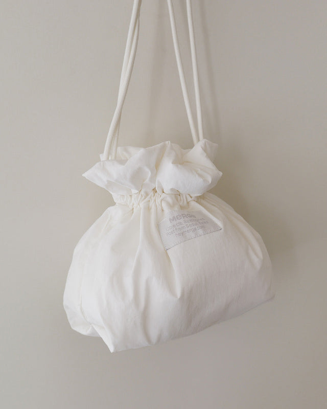 MERGE(マージ）/ Puff Mini Out Bag-IVORY【バーンストア】